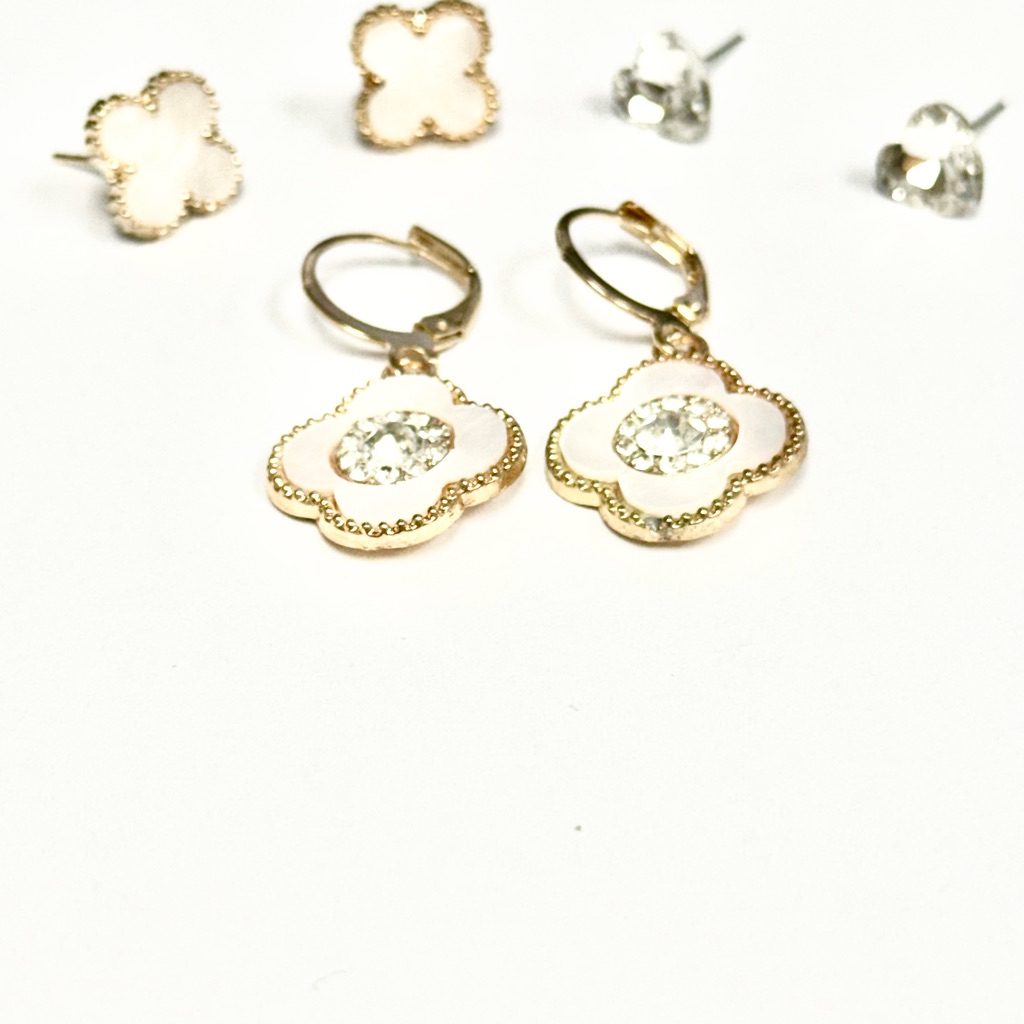 Beautiful Three Piece Earring Set Clover Design